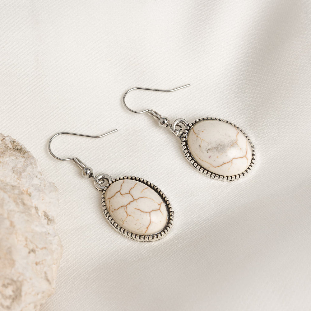 Ivory Horizon Necklace &amp; Earring Set