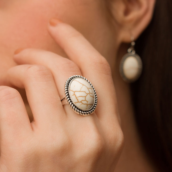 Western White Stone Oval Necklace