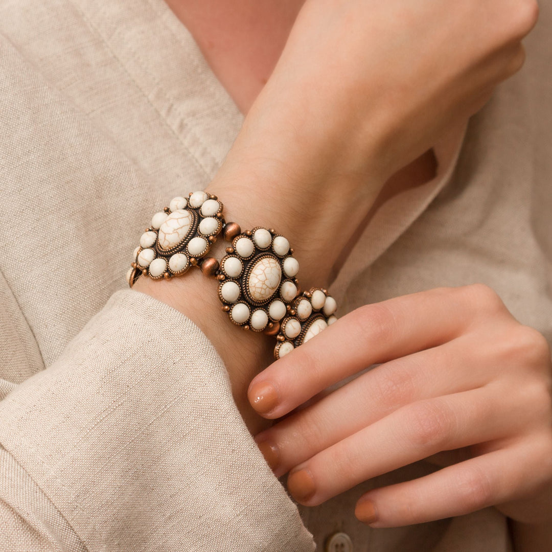 Western Ivory Bloom Stretch Bracelet